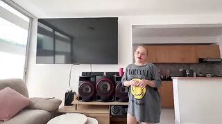 She wanted to finish with a cumshot and taste the cum