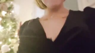 The pretty French girl was cooking for her boyfriend and had sex with him