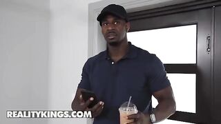 Valentina Jewels tries to seduce the delivery guy with her sexy clothes