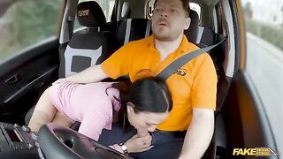 A girl seduced me in her role as a hostess in the car