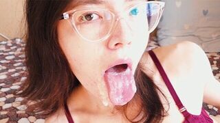 The guy checked the strength of the mouth-watering girl
