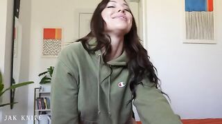 You can take off your clothes in just two minutes, beautiful!