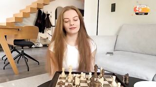 A guy showed his girlfriend how to do the next move in an intimate moment