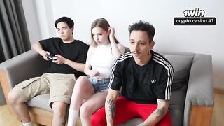 The team is assembled, it's time to work on her orgasm! (Exclusive HD)
