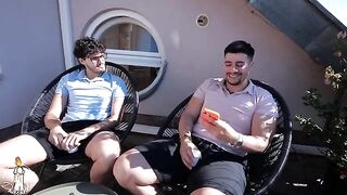 A couple with no money invited plumbers for a blowjob