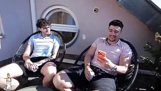 A couple with no money invited plumbers for a blowjob