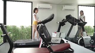 A girl is jumping on her boyfriend’s dick in the gym