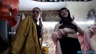 A plumber got fucked by two Argentine sluts to pay for his service